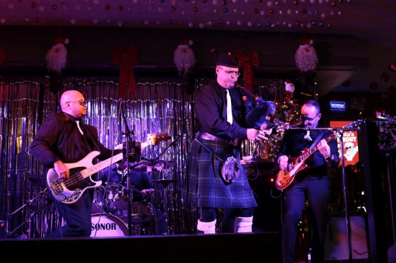  v8a9220 49135037738 o