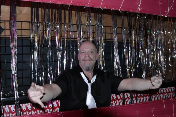  v8a9221 49135019748 o